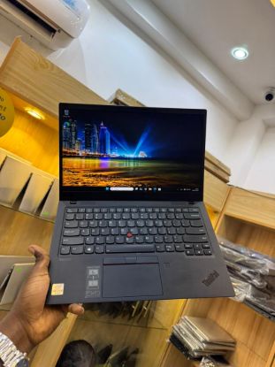 Picture of Lenovo Thinkpad X1 Carbon Gen 8