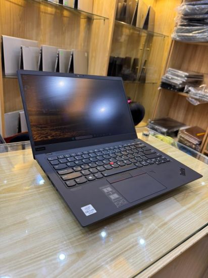 Picture of Lenovo Thinkpad X1 Carbon Gen 8