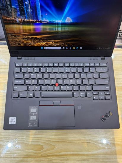 Picture of Lenovo Thinkpad X1 Carbon Gen 8